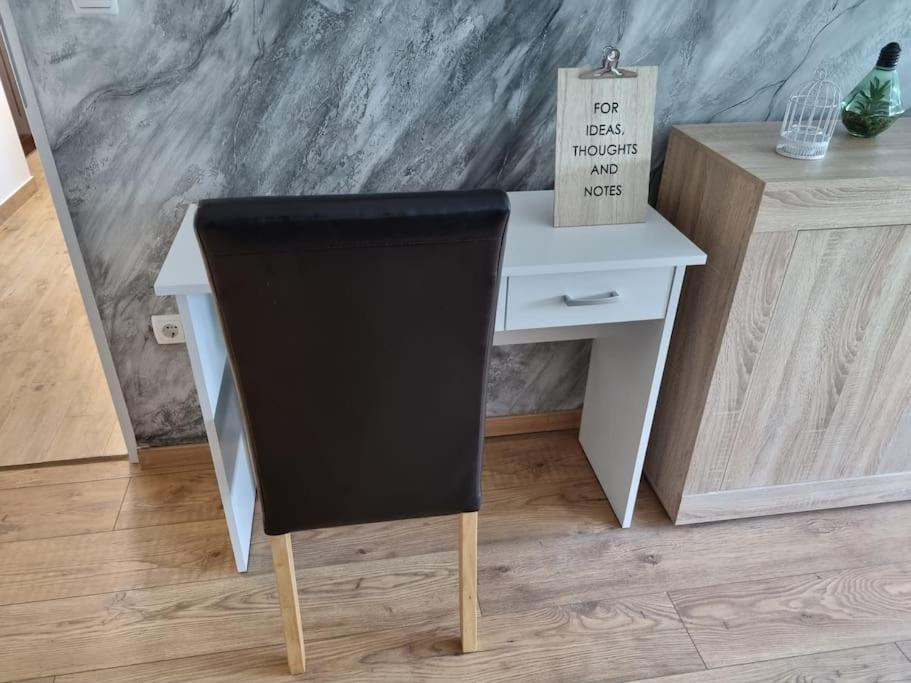 Studio Apartman Bojana 34M2,Free Wifi,Parking Sisak Luaran gambar